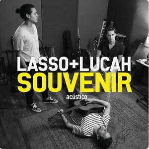 lasso y lucah en una sala de grabacion foto blanco y negro